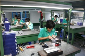 深圳世界杯(中国)官方在线登录省模抛光车间3